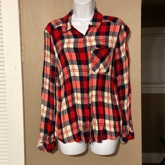 𝅺women’s Mixed Threads Long sleeve button up Flannel with pocket - Picture 1 of 4